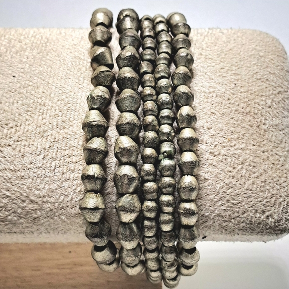 Ethiopian Aluminum Beaded Bracelet - Picture 4 of 6